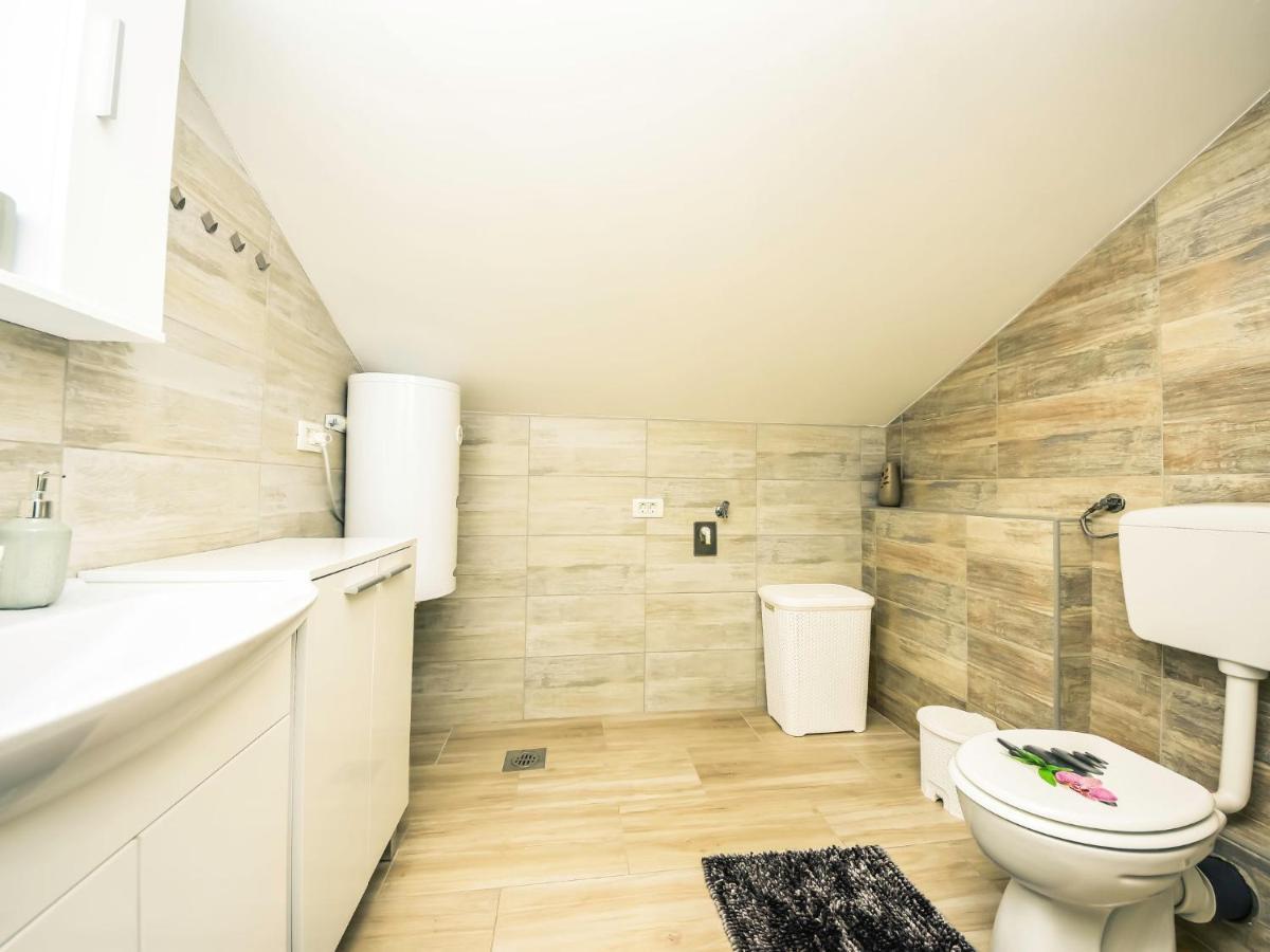 Matanovi Dvori-2 By Interhome *