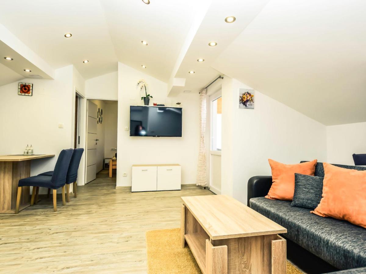 Matanovi Dvori-2 By Interhome * Vir